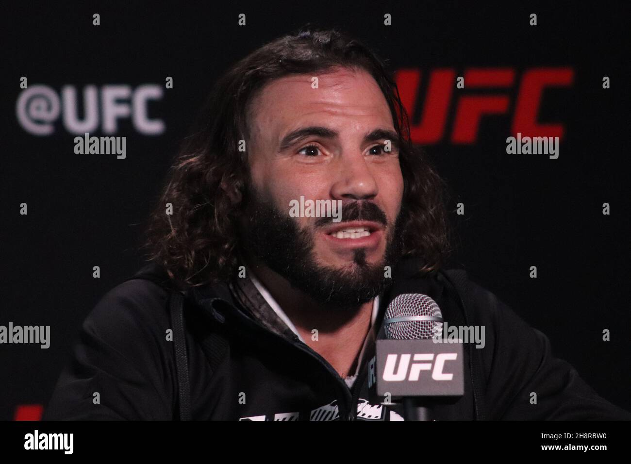 December 1, 2021, Las Vegas, Nevada, Las Vegas, NV, United States: LAS VEGAS, NV - DECEMBER 1: Clay Guida interacts with media during the UFC Vegas 44: Aldo v Font Media Day at UFC Apex on December 1, 2021 in Las Vegas, Nevada, United States. (Credit Image: © Diego Ribas/PX Imagens via ZUMA Press Wire) Stock Photo