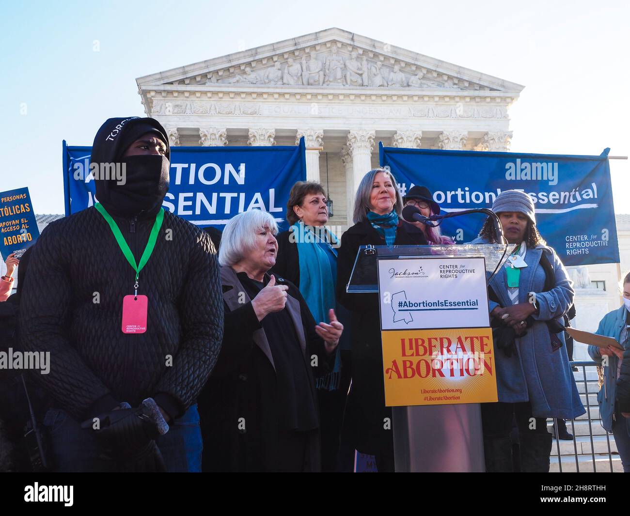 December 1, 2021, Washington, District of Columbia, USA: Nancy Northup, the president and CEO of the Center for Reproductive Rights speaks to pro-abortion supporters outside the US Supreme Court as the court hears the Mississippi case banning most abortions after 15 weeks. Her legal team is representing the Jackson (MS) Women's Health Organization at the Supreme Court. (Credit Image: © Sue Dorfman/ZUMA Press Wire) Stock Photo