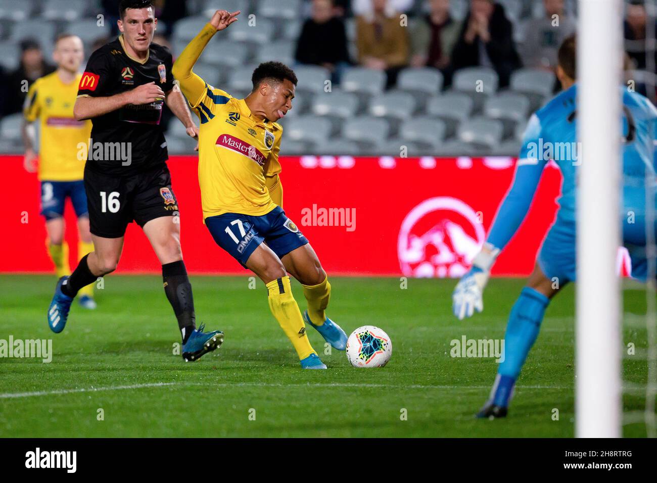 Central Coast Mariners forward Samuel Silvera (17) shoots at goal