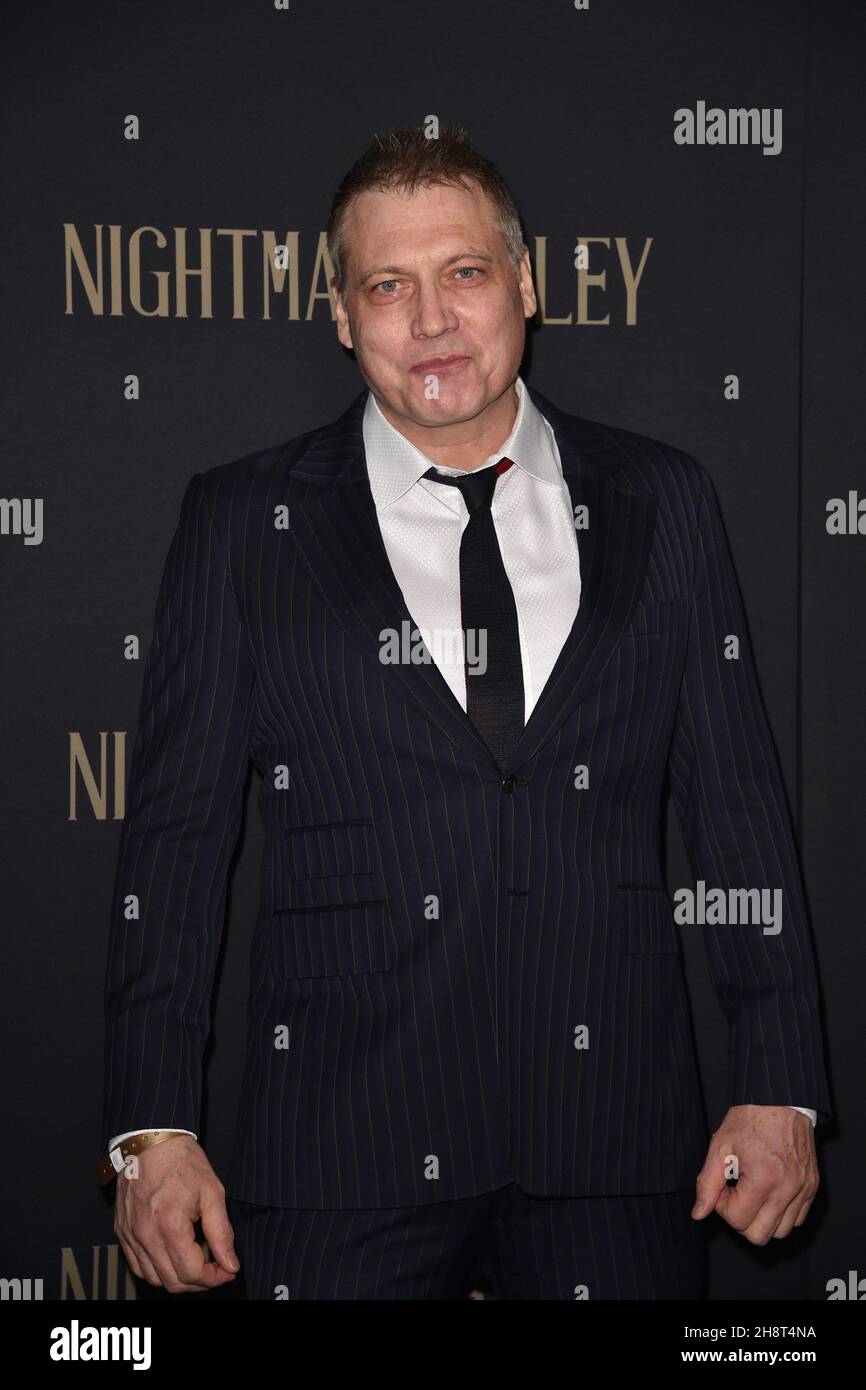 New York, NY, USA. 1st Dec, 2021. Holt McCallany at arrivals for ...