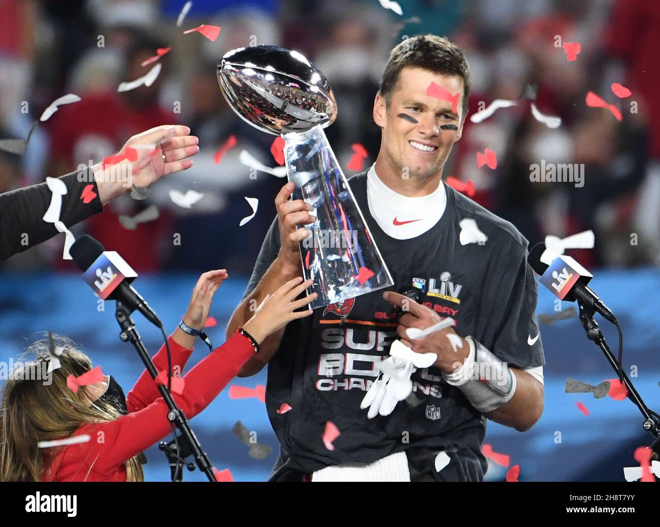 Tom brady super bowl trophy hi-res stock photography and images - Alamy