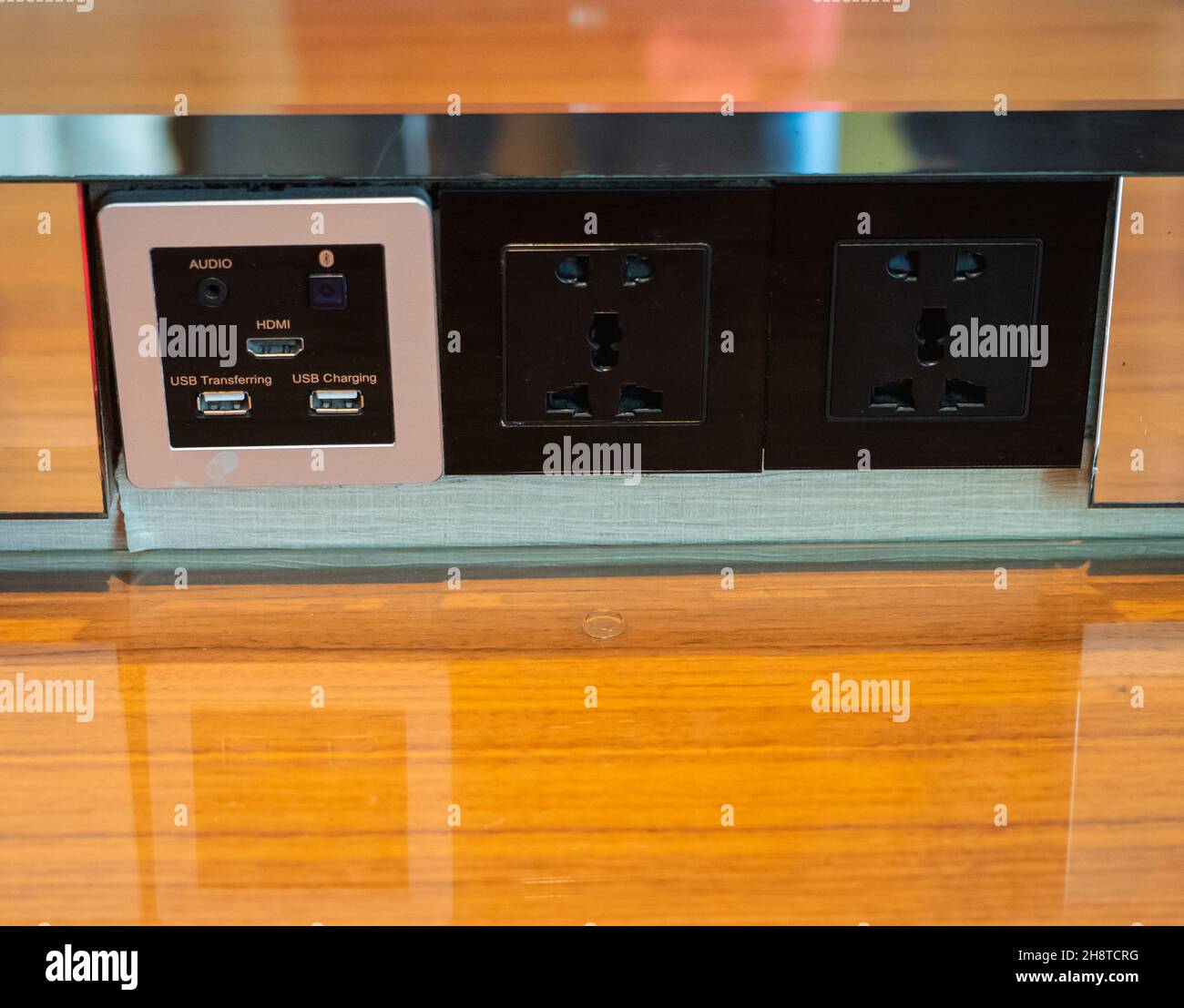 Wall mounted socket hires stock photography and images Alamy