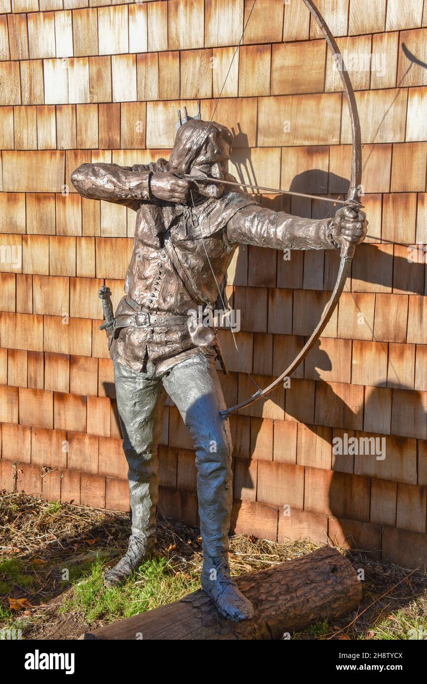 sherwood-forest-uk-nov-20-2021-statue-of-robin-hood-at-the