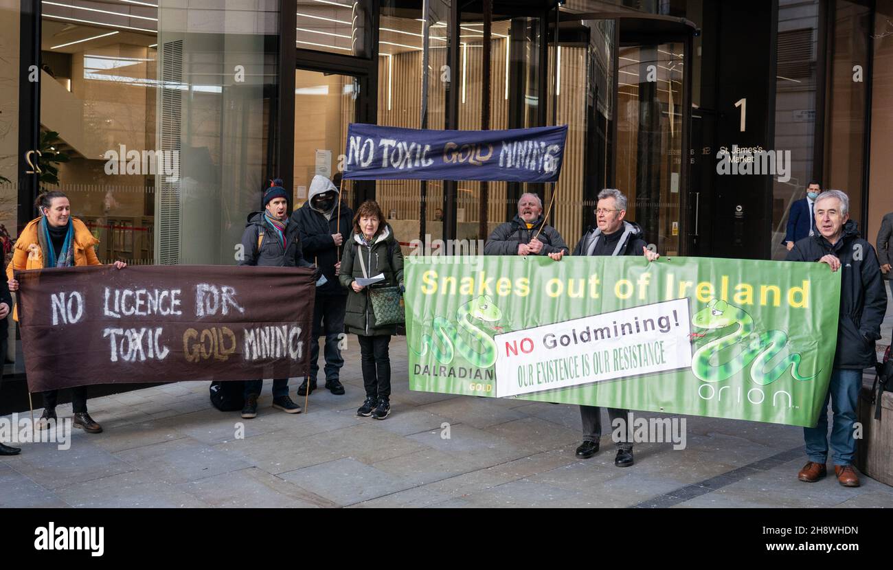 Demonstrators protest outside the Crown Estate Commission, in central London, against gold mining in the Sperrin mountains in County Tyrone, in Northern Ireland. Picture date: Wednesday September 22, 2021. Stock Photo