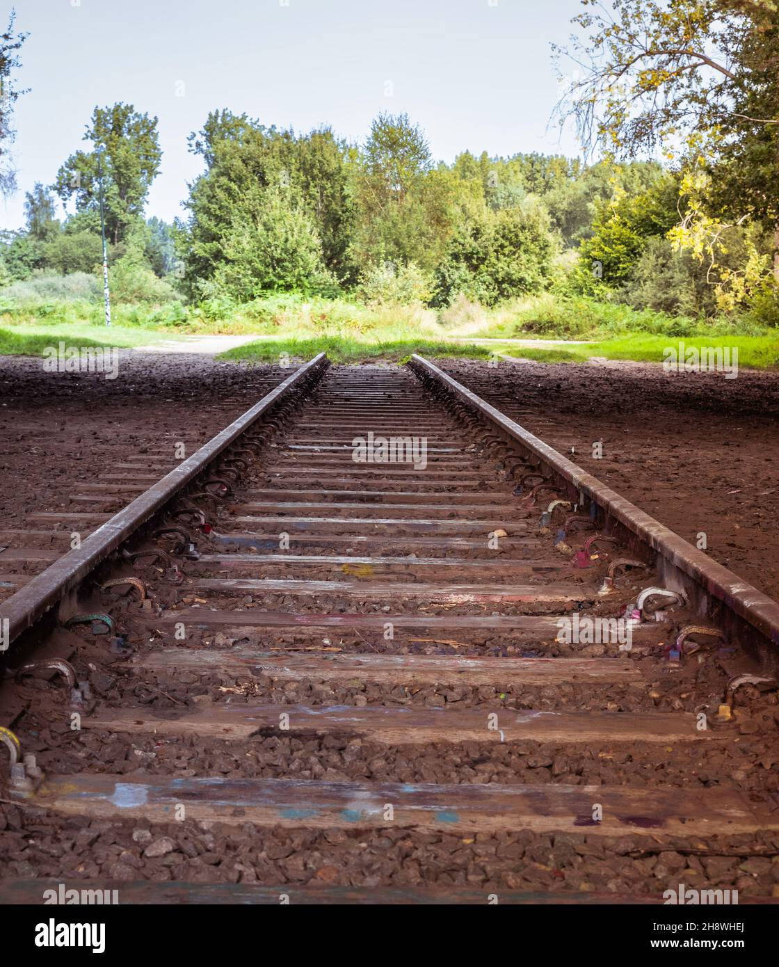 Dead end track hi-res stock photography and images - Alamy