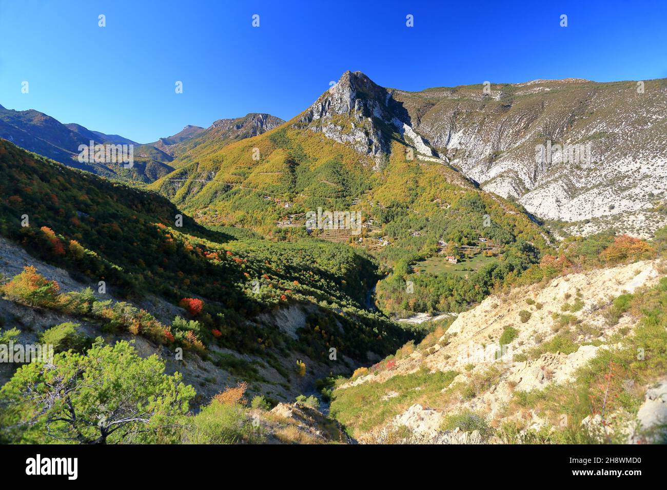Vallee de l'Esteron, Mont Saint Martin, Esteron, Prealpes d'Azur, Alpes Maritimes, PACA Stock Photo