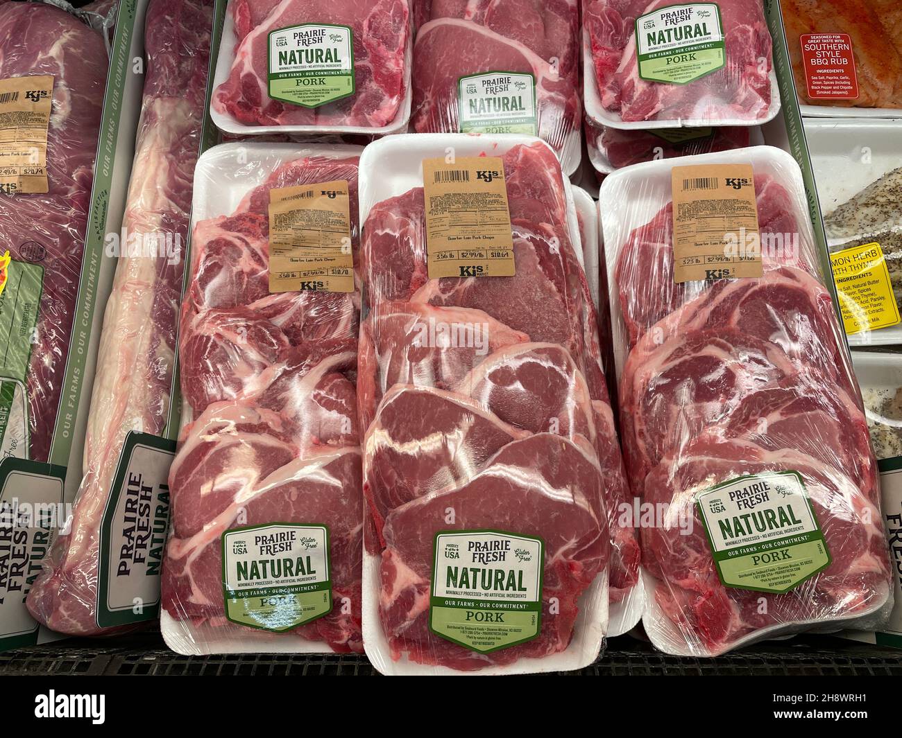 Hephzibah, Ga USA 12 02 21 KJs retail grocery store interior Stock