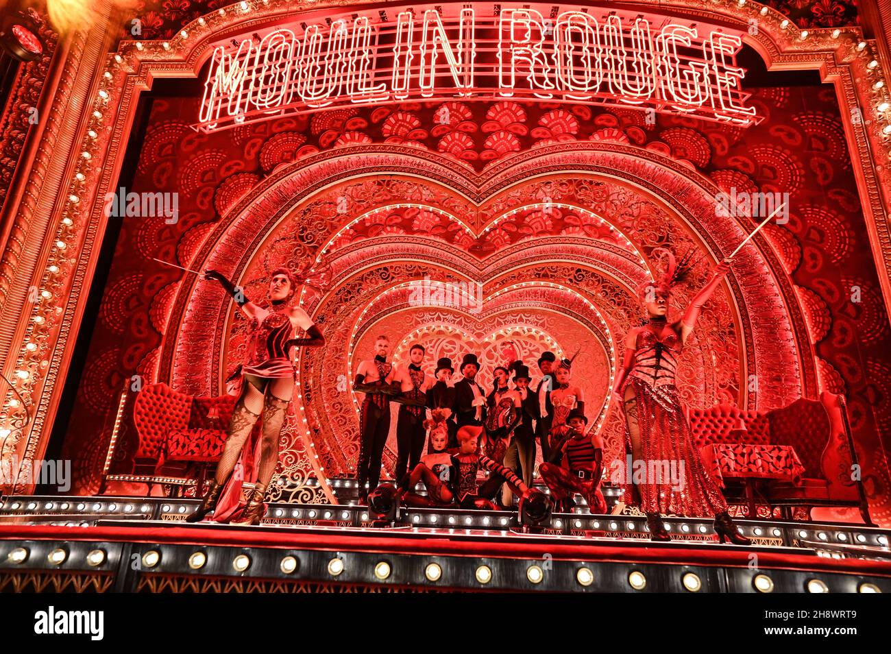 Piccadilly theatre london moulin rouge