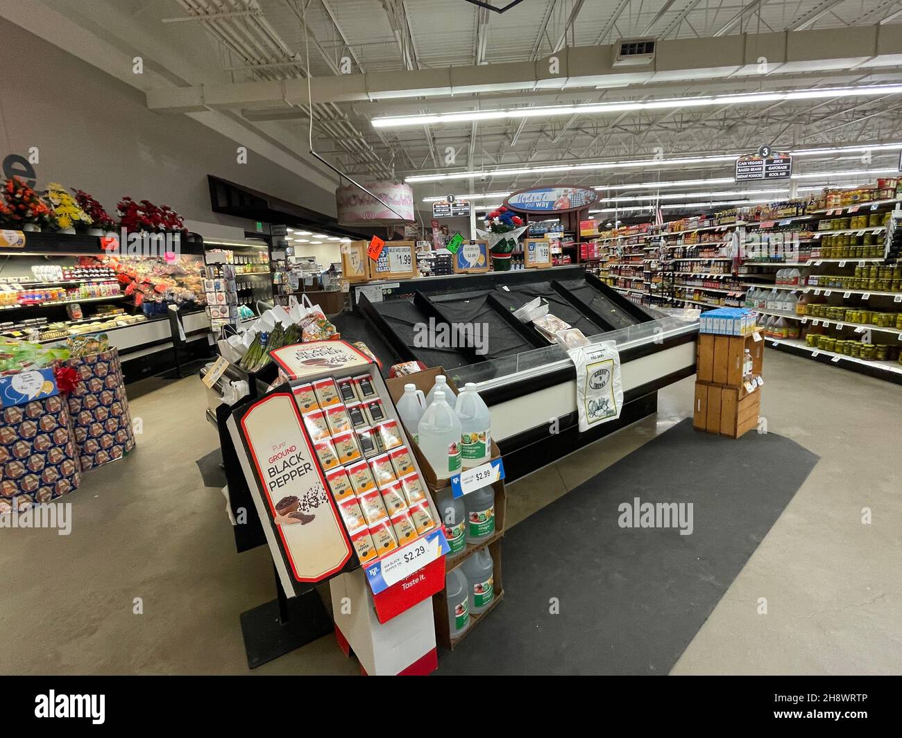 Hephzibah, Ga USA 12 02 21 KJs retail grocery store interior Stock