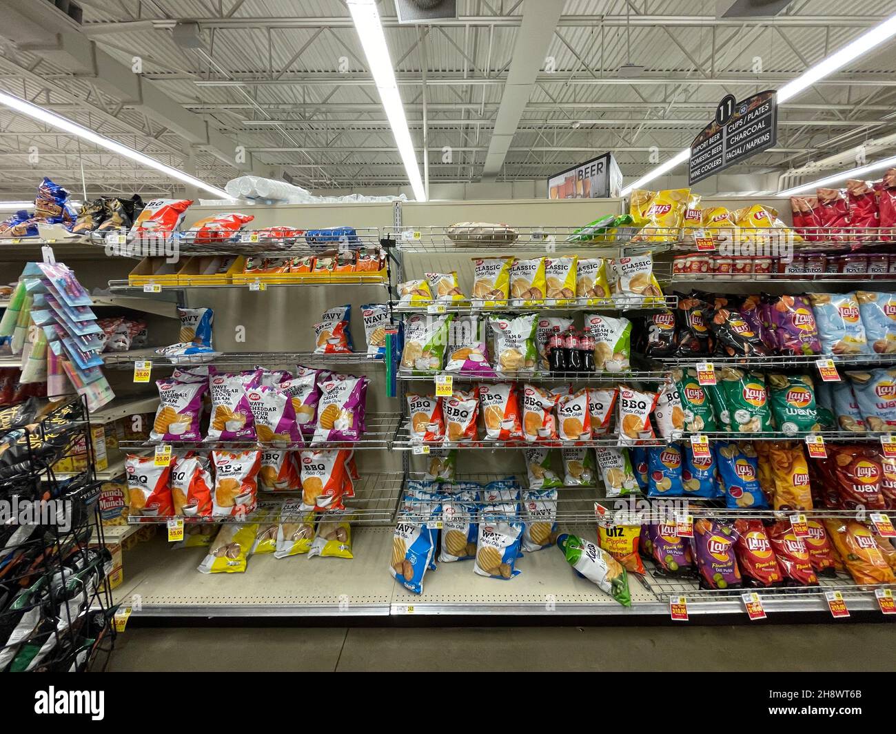 Hephzibah, Ga USA 12 02 21 KJs retail grocery store interior Stock