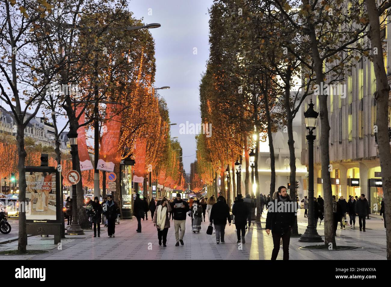 🇫🇷 “PARIS SHOPPING STREET CHAMPS ÉLYSÉE” LIVE STREAMING IN PARIS ( EDIT  VERSION ) 24/01/2021 