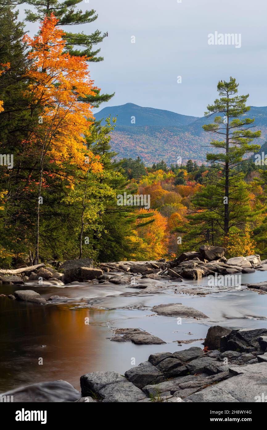 The Ellis River in autumn, at Jackson Falls, Jackson, New Hampshire, USA Stock Photo
