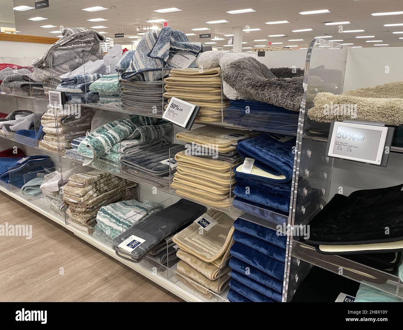 Columbia County Ga USA 12 01 21 Kohls retail store interior during the holidays Stock Photo Alamy