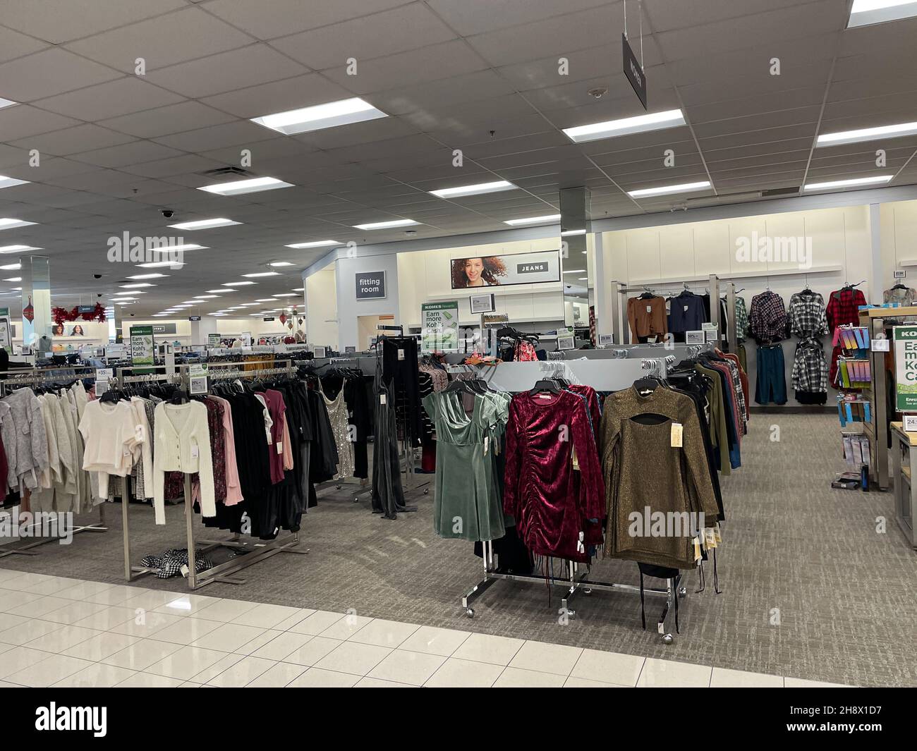 Kohls store interior hi-res stock photography and images - Alamy