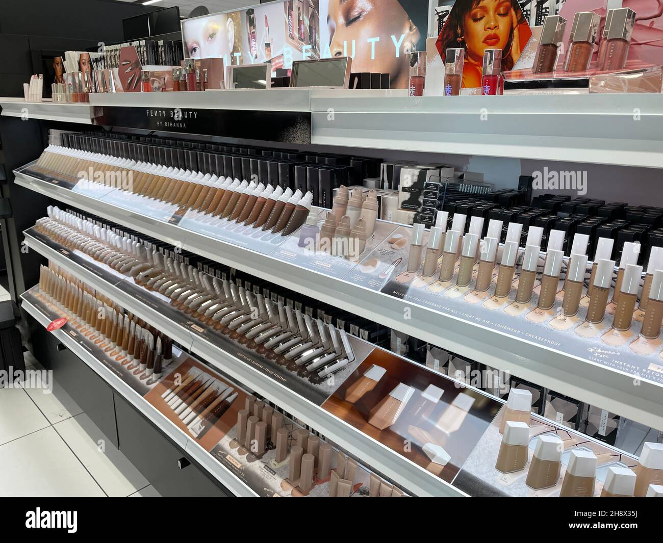 Kohls Store Interior Hi res Stock Photography And Images Alamy Kohls store interior hi res stock photography and images alamy