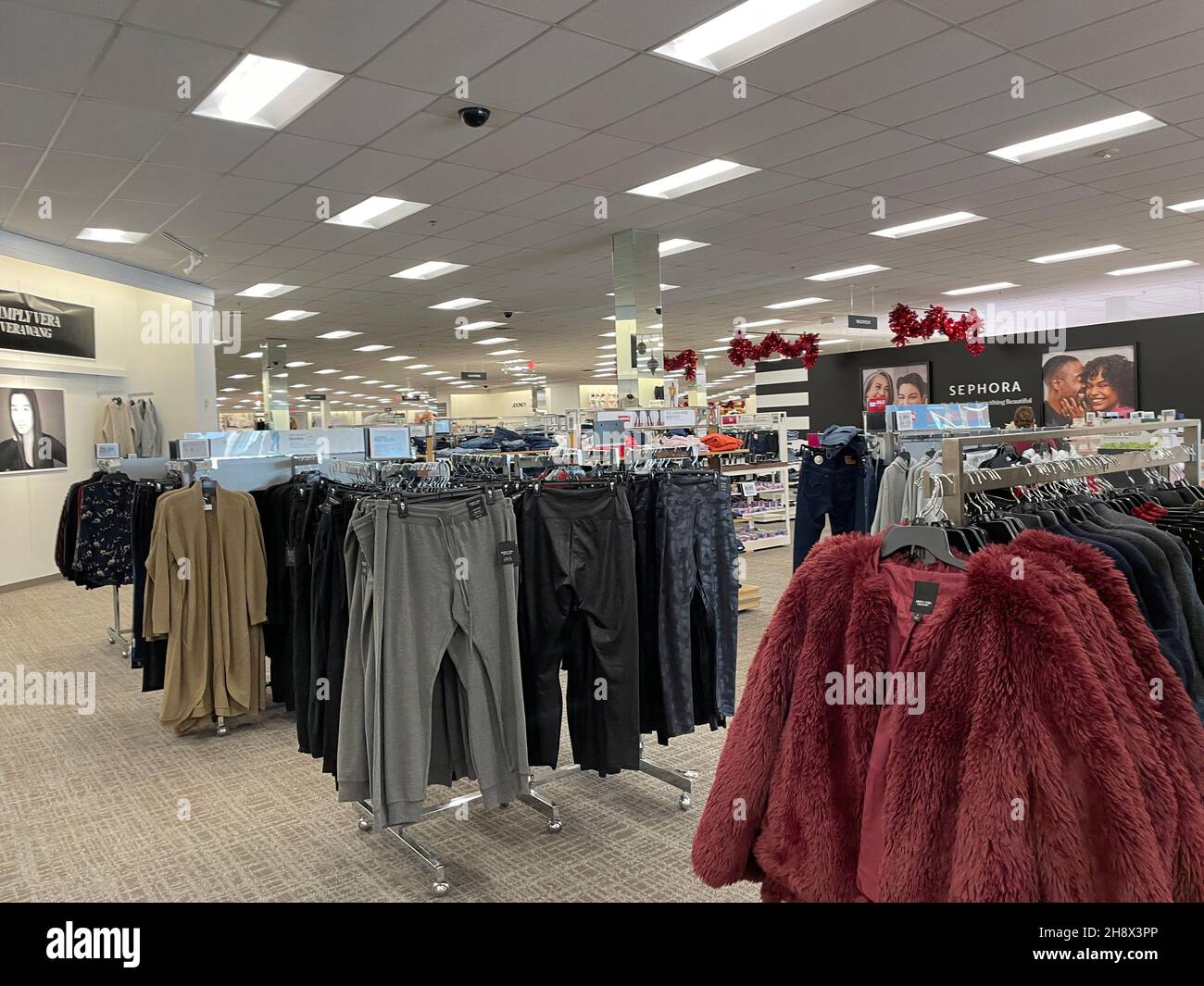 Kohls store interior hi-res stock photography and images - Alamy