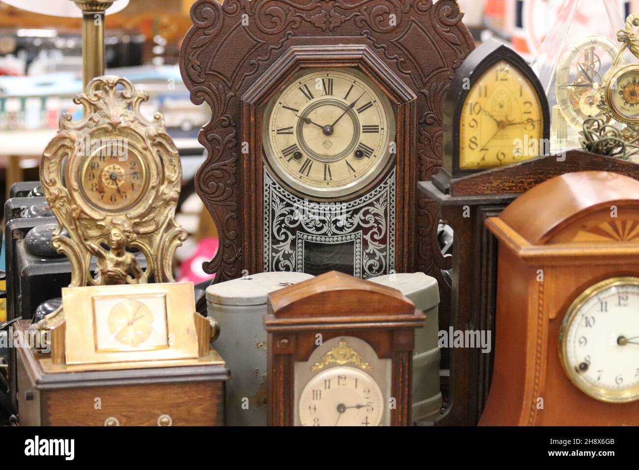 Types of clocks hi-res stock photography and images - Alamy