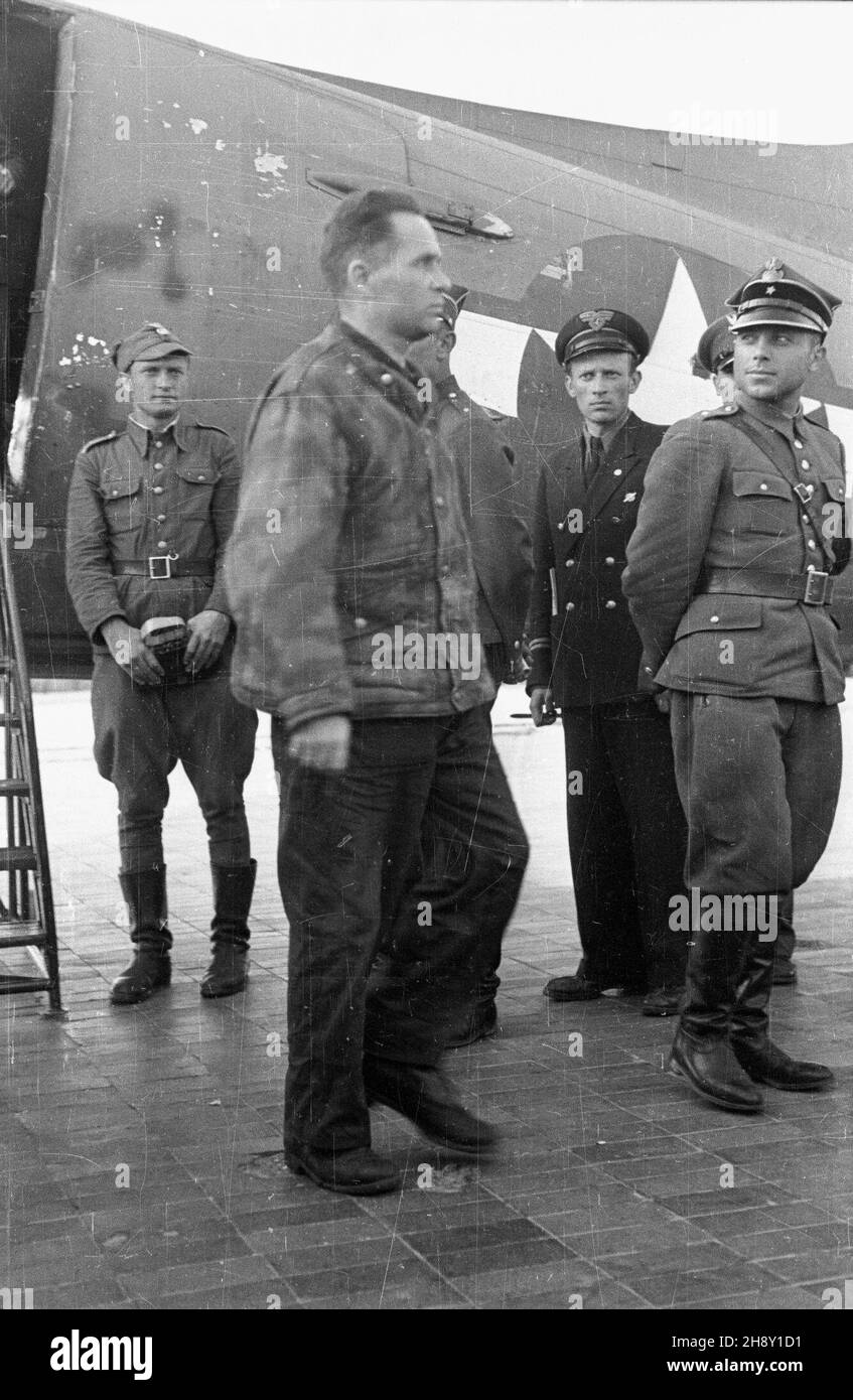 Warszawa, 19460525. Sprowadzenie do Polski zbrodniarzy wojennych