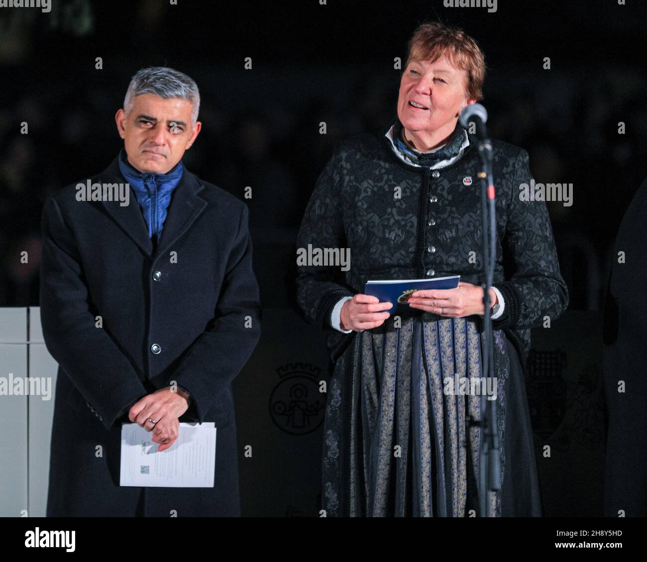 Westminster, London, 02nd Dec 2021. The Mayor of London, Sadiq Khan, and the Mayor of Oslo, Marianne Borgen. The Trafalgar Square Christmas Tree lights are switched on in a traditional ceremony this evening. The 25-metre high tree, usually a Norwegian spruce, is a gift from the people of Norway to London, in thanks for Britain's support in World War II. This historic tradition has happened every year since 1947. Credit: Imageplotter/Alamy Live News Stock Photo