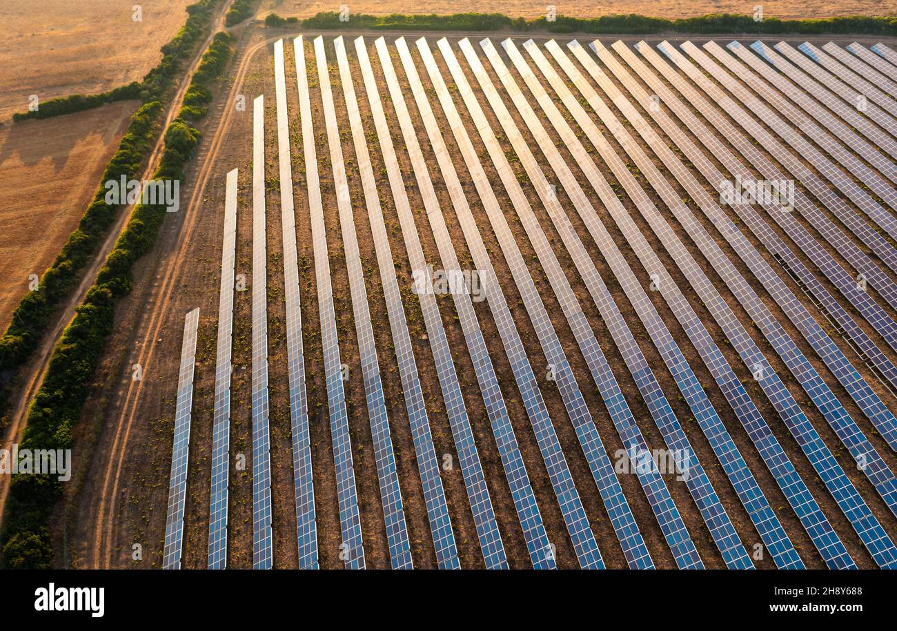 Solar cell farm power plant hi-res stock photography and images - Alamy