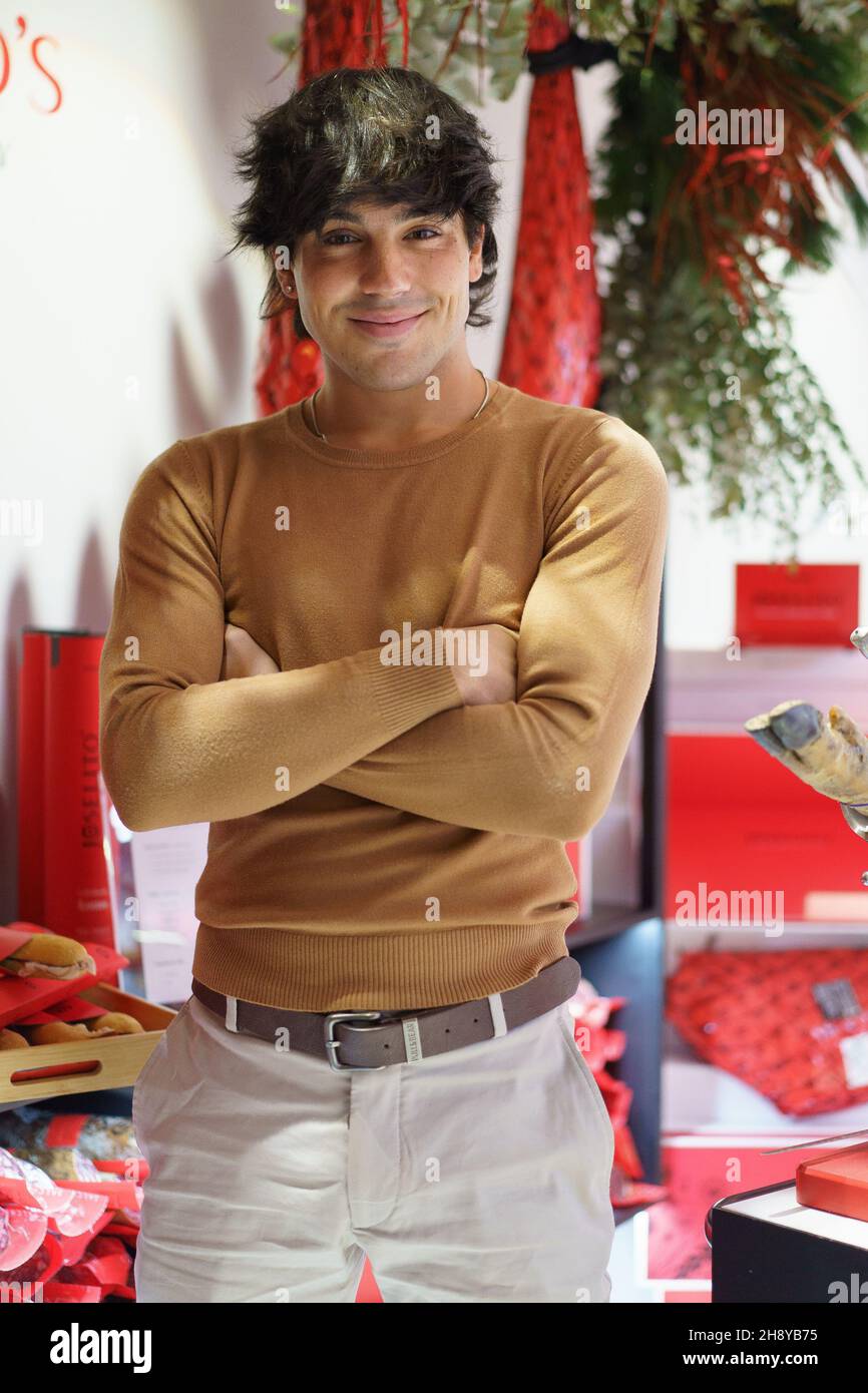 Madrid, Spain. 02nd Dec, 2021. Actor Oscar Casas seen at the inauguration of the Joselito's | Charcutería & Restaurante store. (Photo by Atilano Garcia/SOPA Images/Sipa USA) Credit: Sipa USA/Alamy Live News Stock Photo