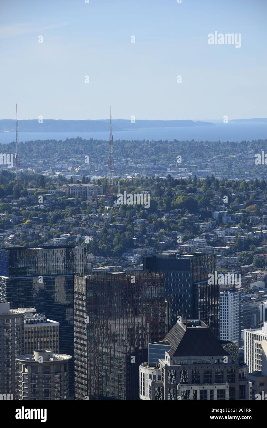 View of Seattle and its surrounding areas from the Observation Deck ...