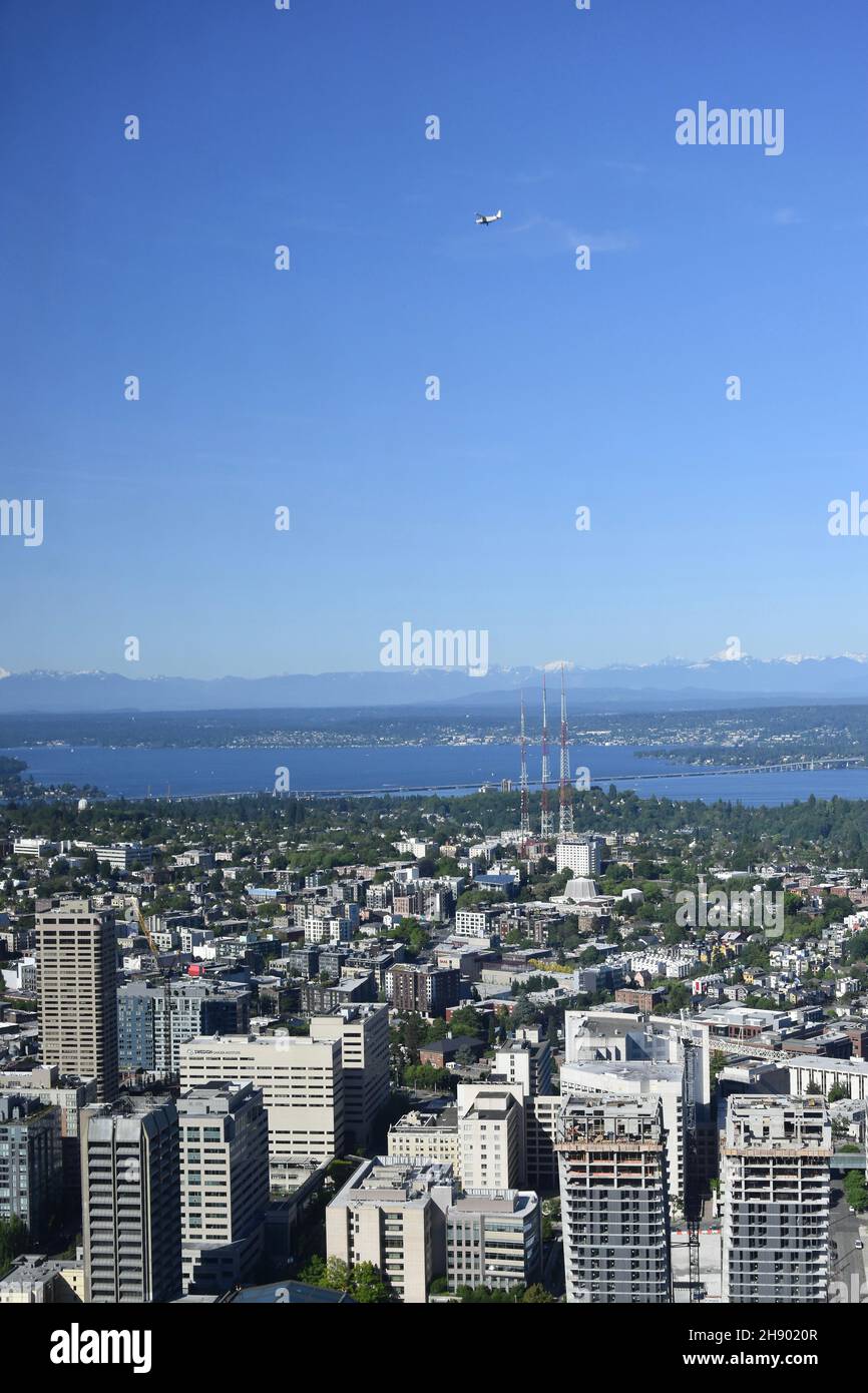 View of Seattle and its surrounding areas from the Observation Deck ...