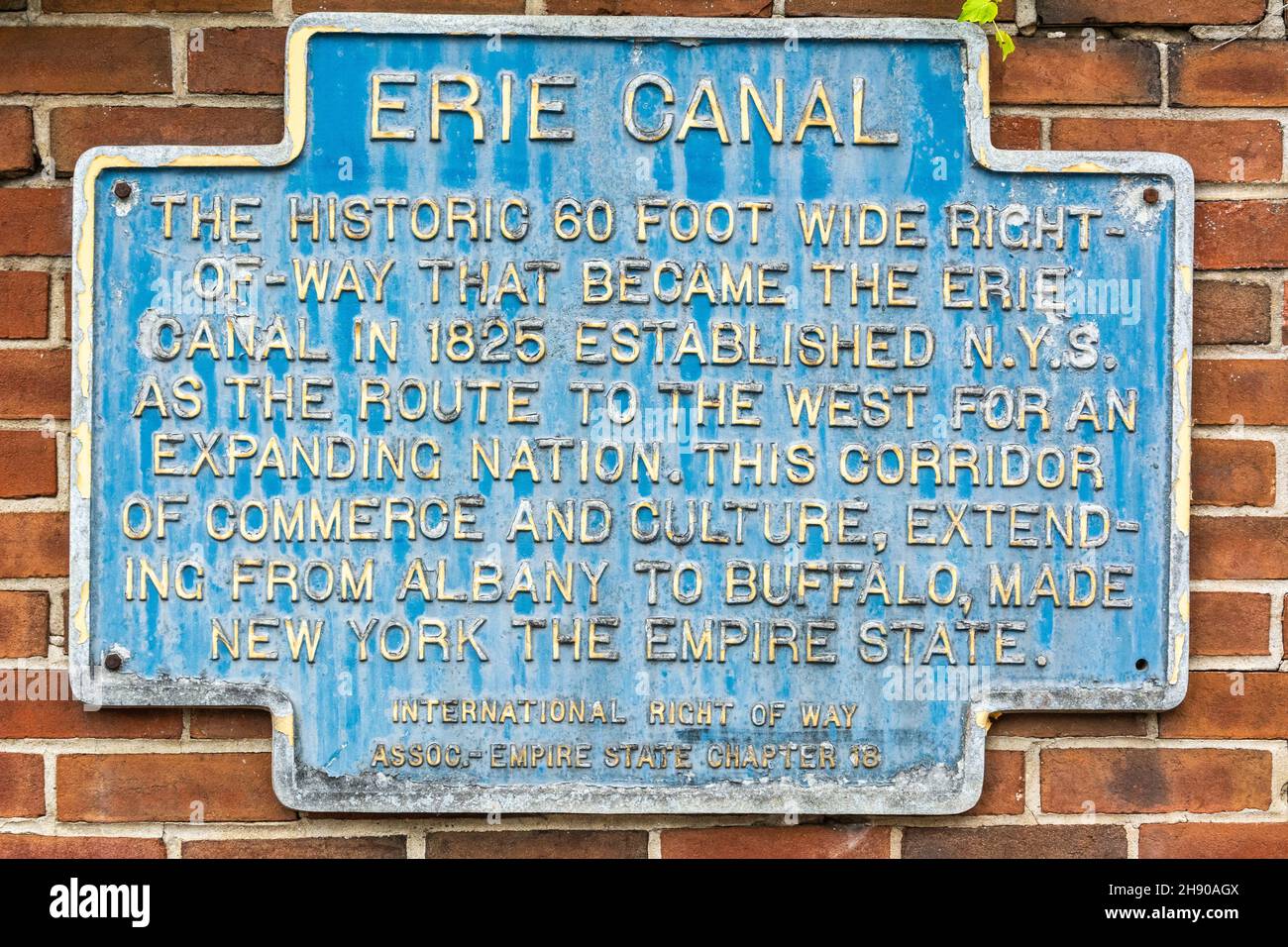 Syracuse, New York, USA – September 14, 2016. Historic Erie Canal marker in Syracuse, NY. Stock Photo
