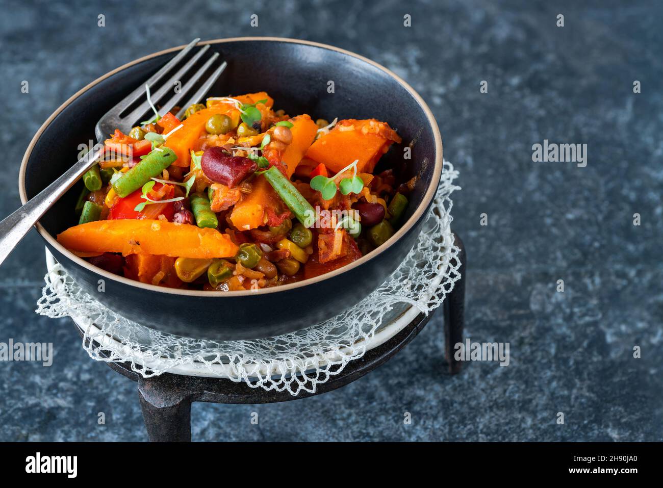 Smoky vegan vegetable jambalaya Stock Photo Alamy