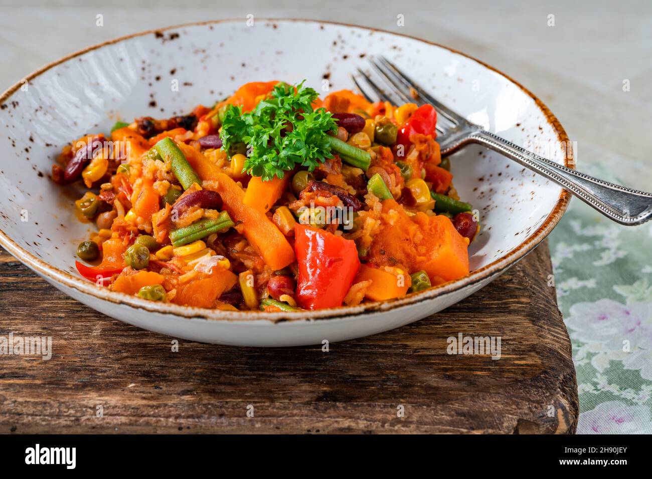 Smoky vegan vegetable jambalaya Stock Photo Alamy