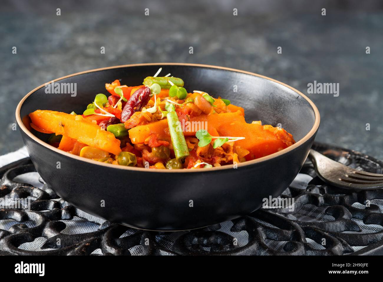 Smoky vegan vegetable jambalaya Stock Photo Alamy