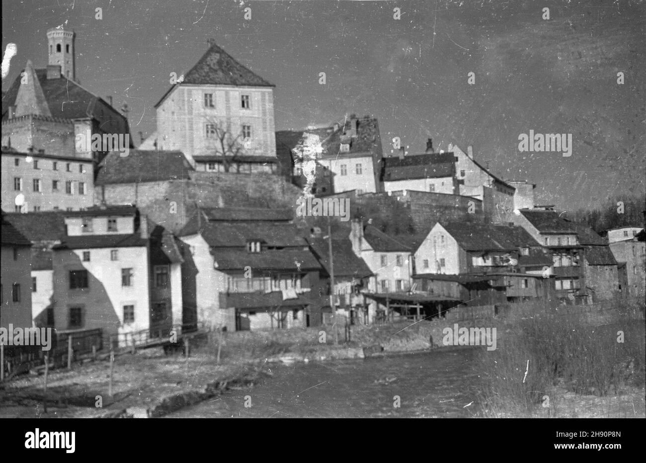 Bystrzyca K³odzka, 1947-03. Widok ogólny od strony Nysy K³odzkiej. bb/gr  PAP      Bystrzyca Klodzka, March 1947. City view from the Nysa Klodzka River side.  bb/gr  PAP Stock Photo