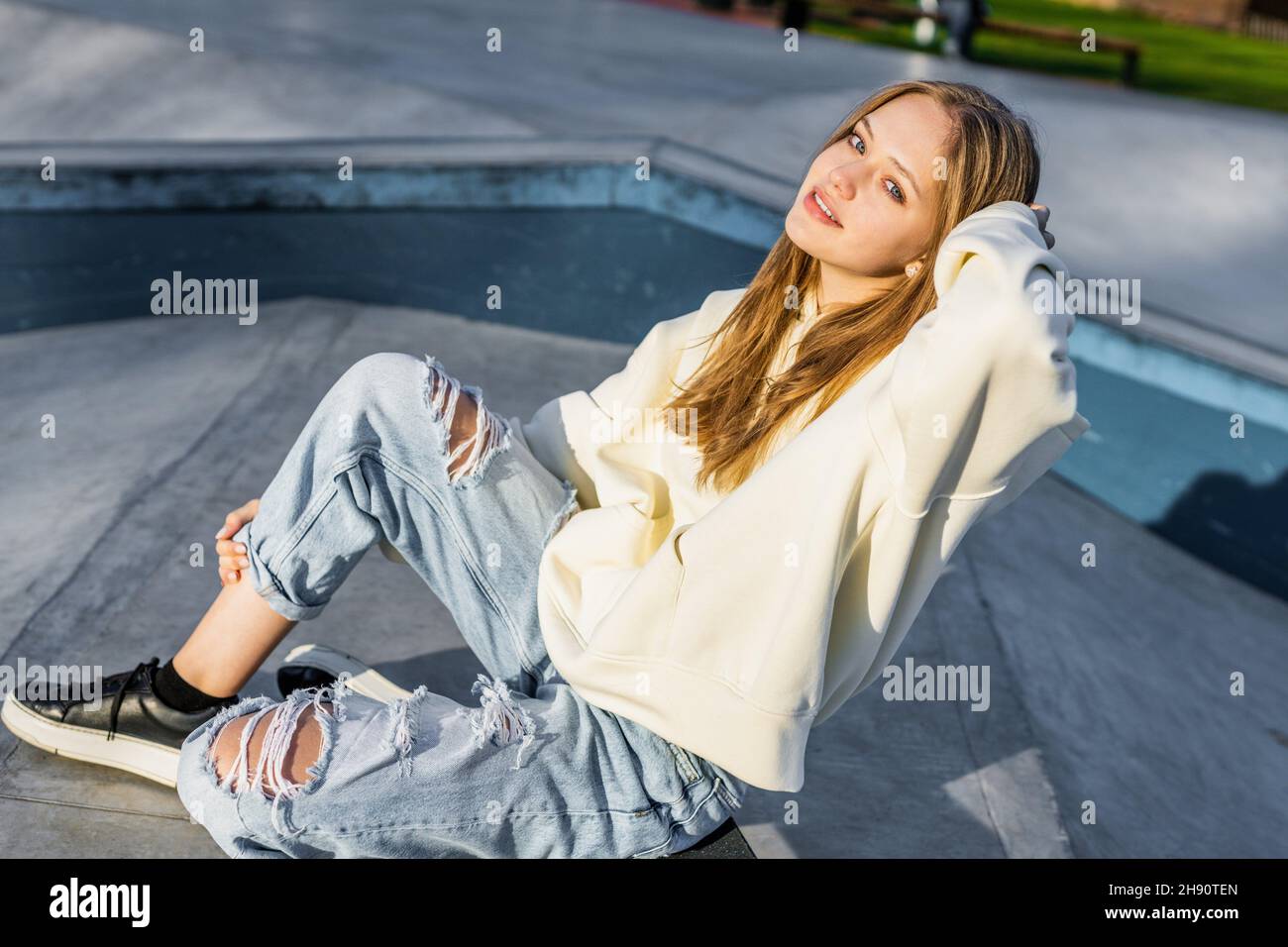 Teen female hi-res stock photography and images - Alamy
