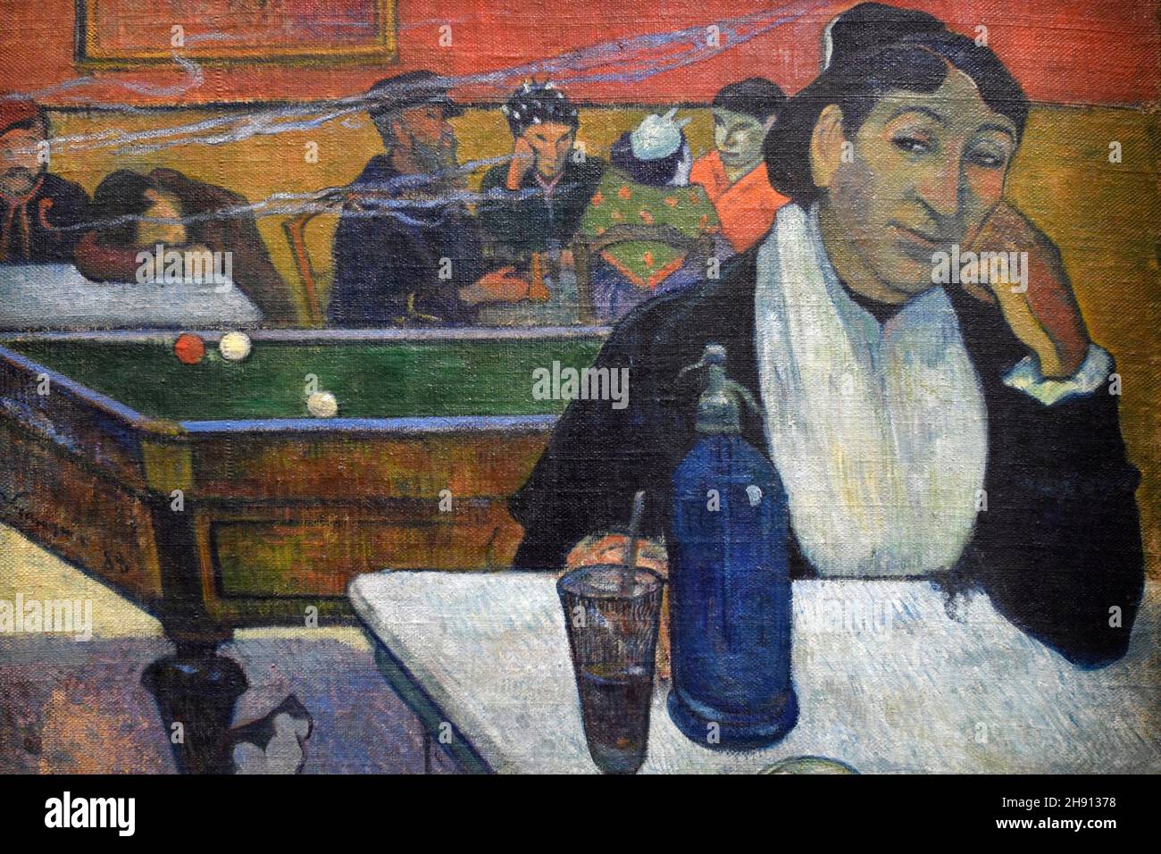 кафе в арле (1888, гмии). кафе в арле гоген. джон ревалд постимпрессионизм. гоген кафе в арле картина. поль гоген кафе в арле.