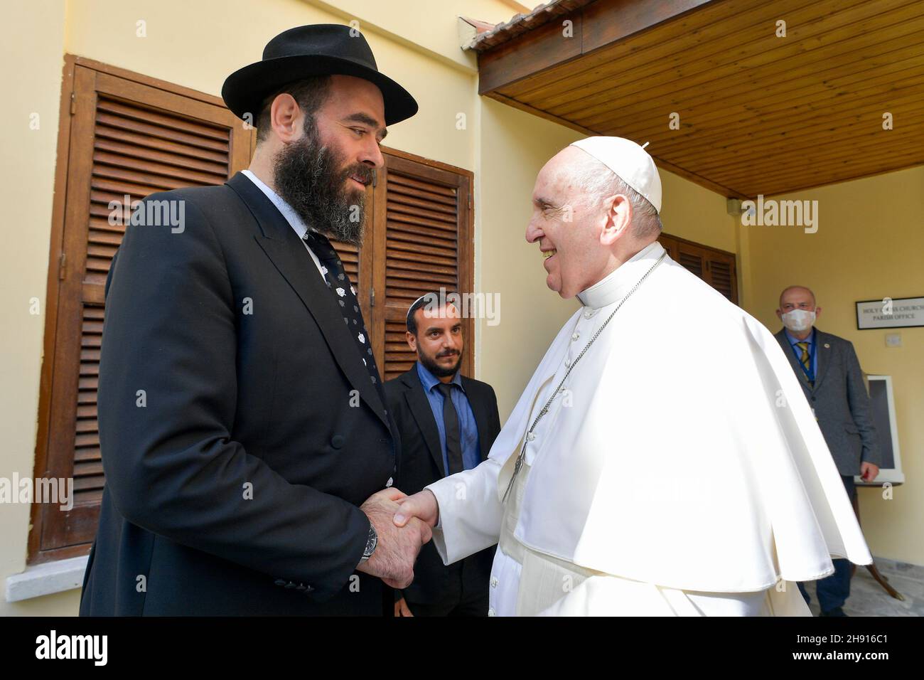 Strovolos, Greece. 03rd Dec, 2021. Greece, Strovolos, 21/12/03. Pope Francis meets the Chief Rabbi of Cyprus during his journey to Cyprus and Greece. Photo by VATICAN MEDIA /CATHOLICPRESSPHOTO RESTRICTED TO EDITORIAL USE - NO MARKETING -NO ADVERTISING CAMPAIGNS. Credit: Independent Photo Agency/Alamy Live News Stock Photo