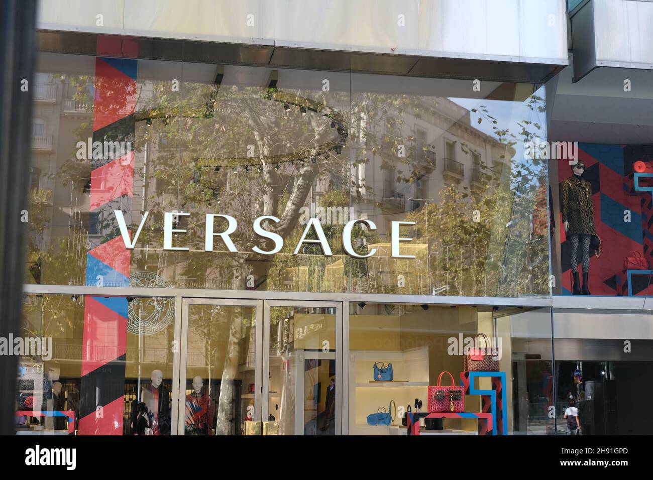 Versace sign hi-res stock photography and images - Alamy