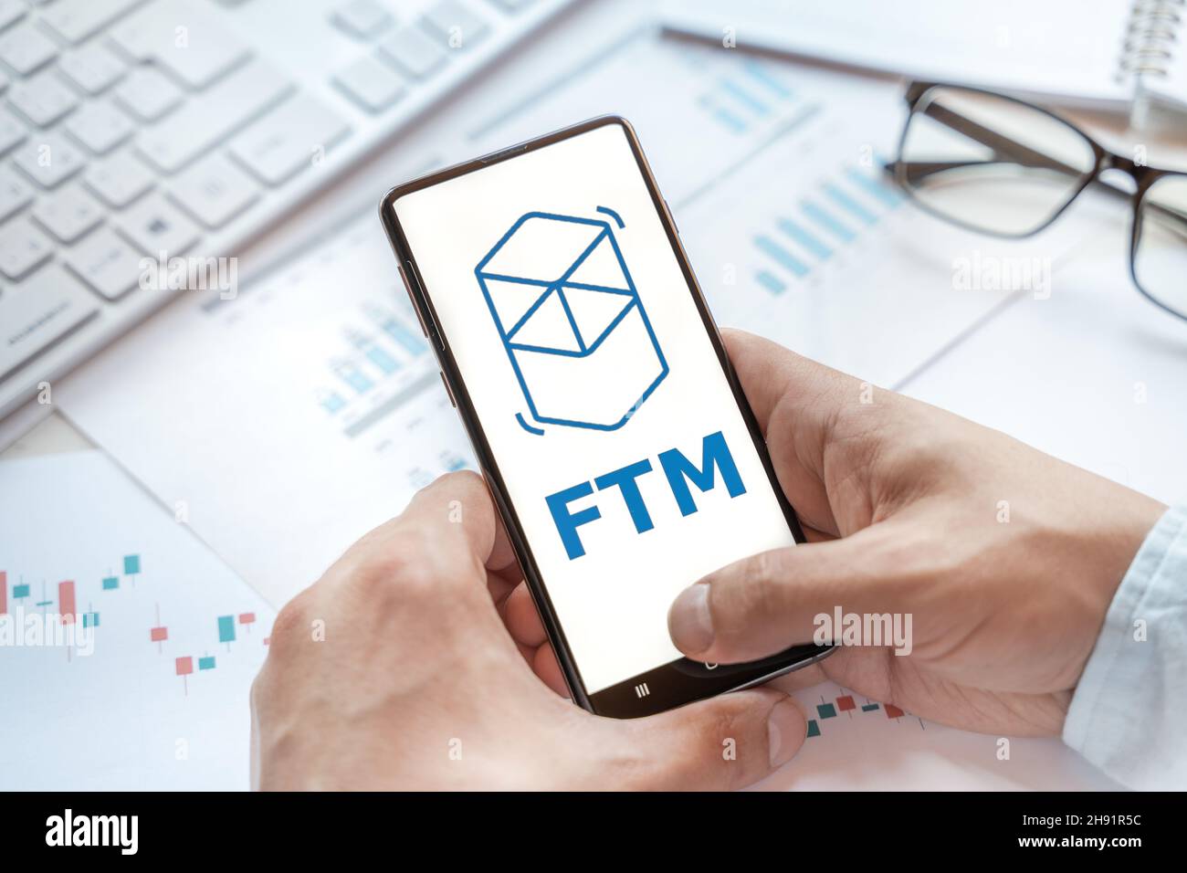 Logo of Fantom coin in tablet. Cryptocurrency FTM token. Trading blockchain  platform to buy,sell on decentralized exchange DEX,DEFI. Digital money.Bus  Stock Photo - Alamy