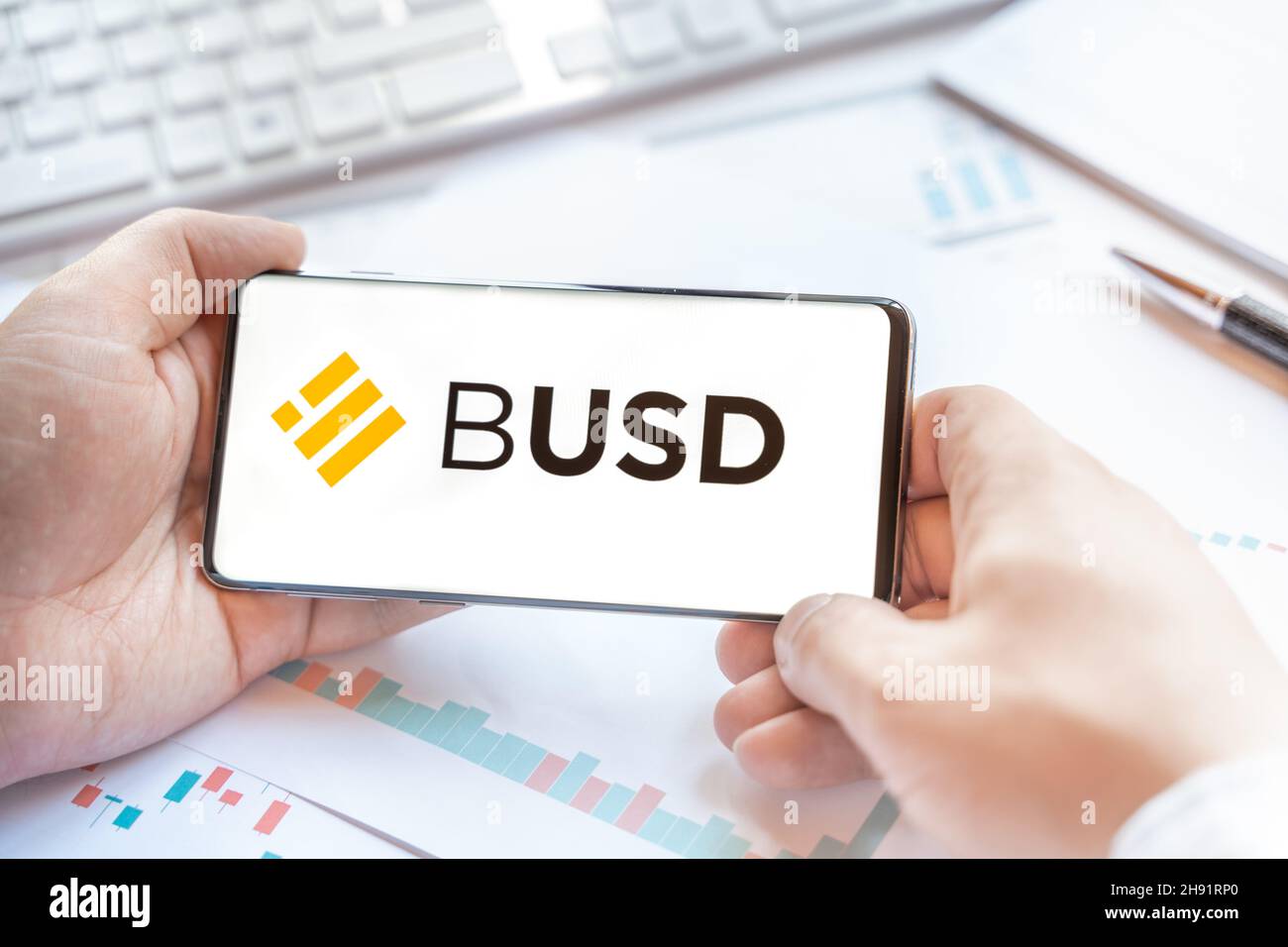 Binance usd price hi-res stock photography and images - Alamy