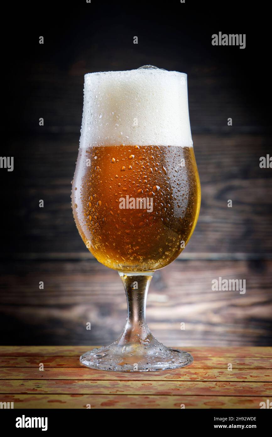 Foam head on beer hires stock photography and images Alamy