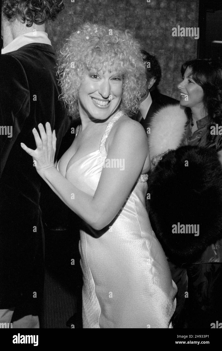 Bette Midler Circa 1980's. Credit: Ralph Dominguez/MediaPunch Stock Photo -  Alamy