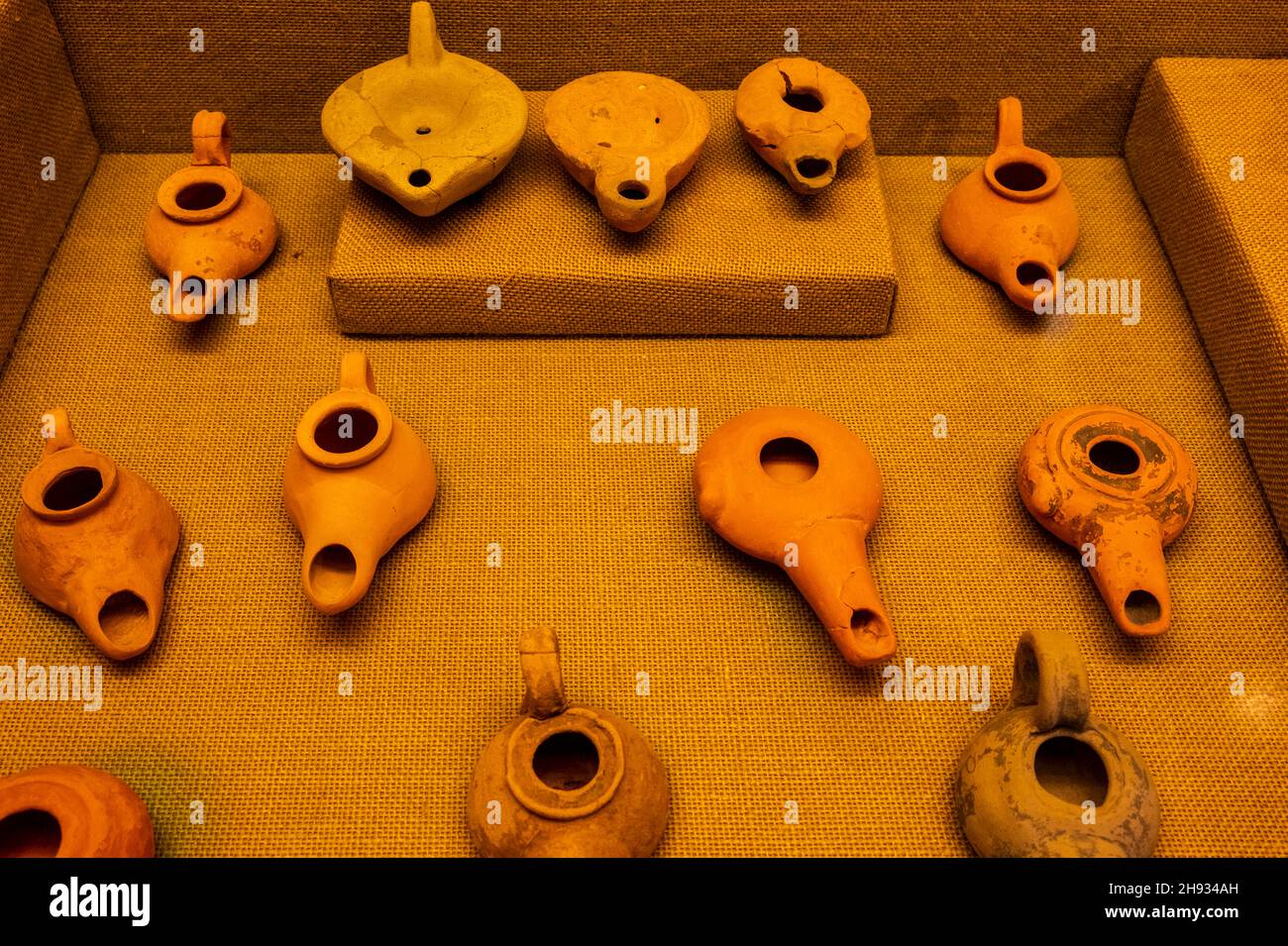 Ancient oil lamps hires stock photography and images Alamy
