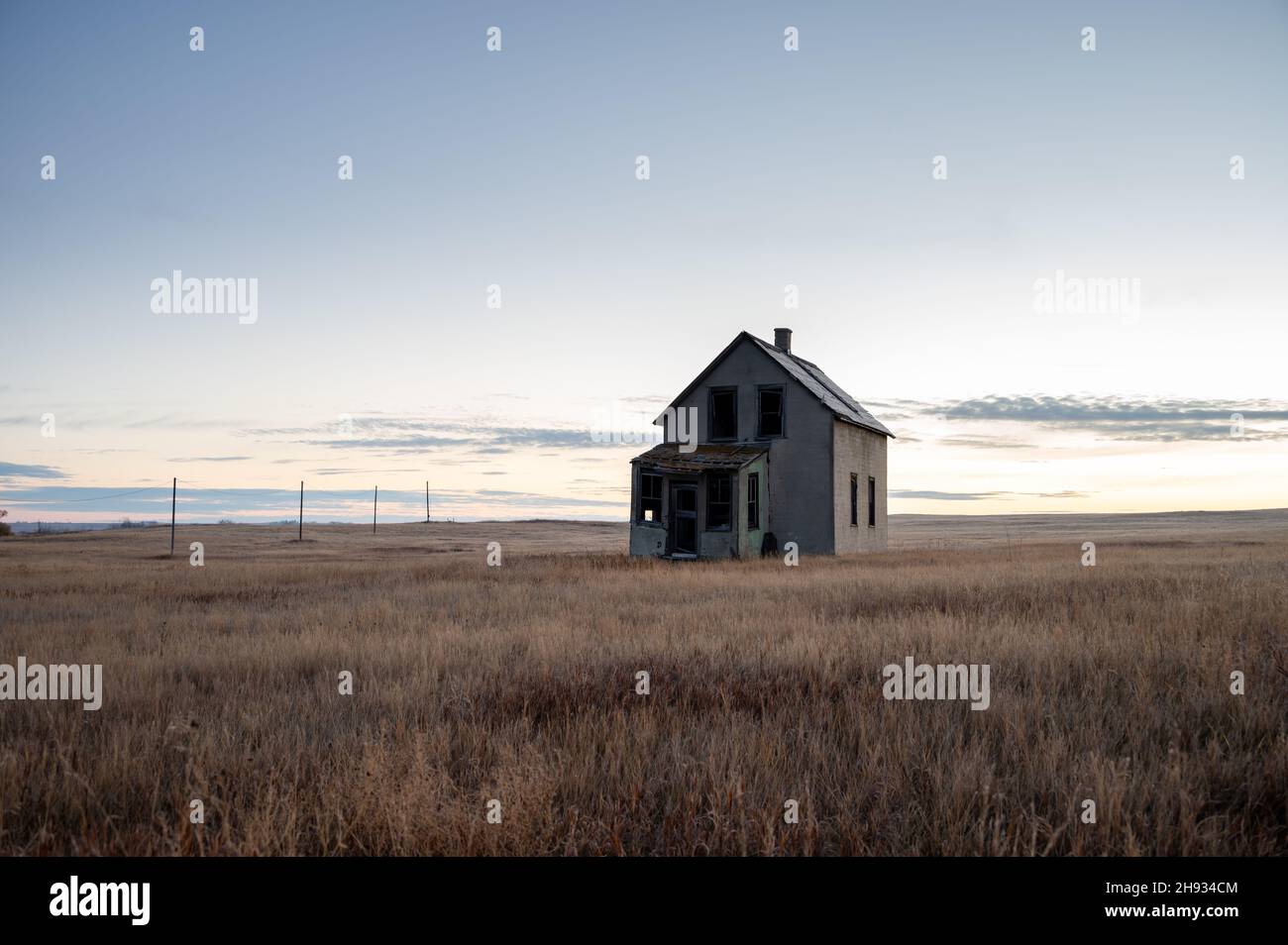 Abandoned homestead from the early 1900s on the Canadian Prairies Stock Photo