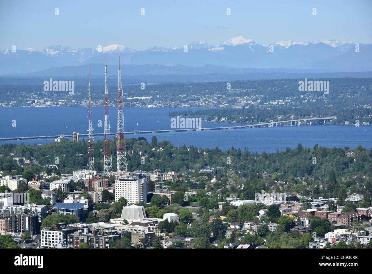 View of Seattle and its surrounding areas from the Observation Deck ...