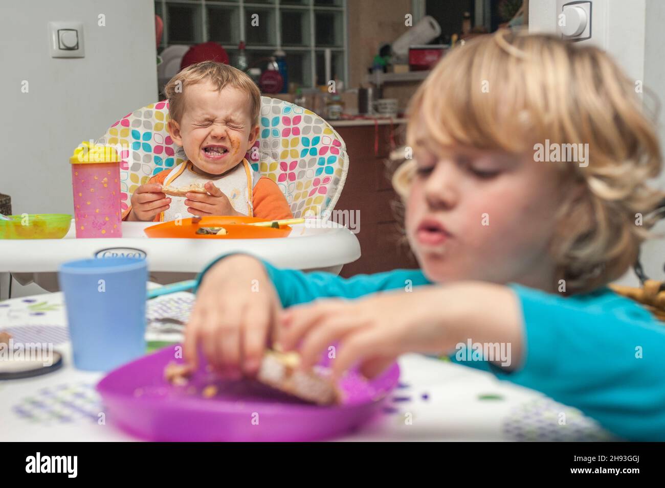 2 year old hotsell in high chair