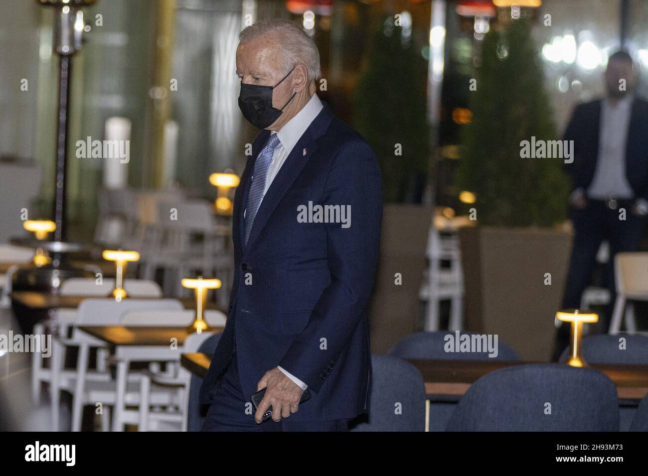 Washington DC, USA. 03rd Dec, 2021. President Joe Biden leaves Imperfecto after stopping by a family dinner in Washington, D.C. on Friday, December 3 2021. The President will spend The Weeknd at Camp David and return Sunday to attend the Kennedy Center Honors. Photo by Tasos Katopodis/Pool/ABACAPRESS.COM Credit: Abaca Press/Alamy Live News Stock Photo
