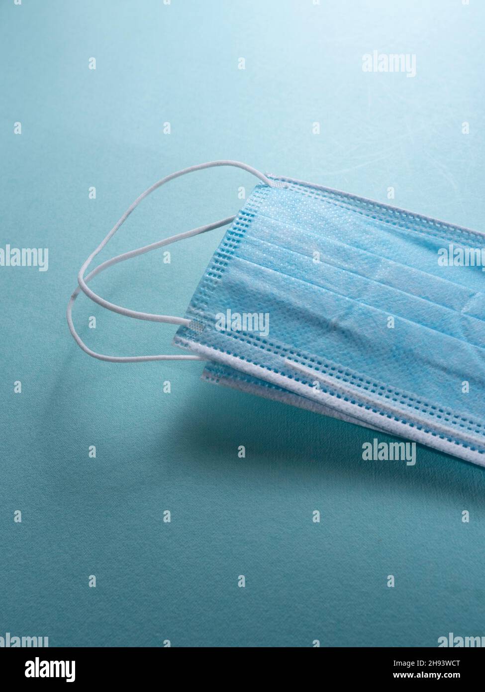 Disposable medical masks hi-res stock photography and images - Alamy