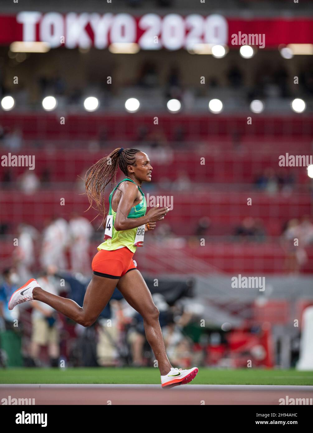 Tsehay Gemechu competing in the 10,000 meters of the 2020 Tokyo