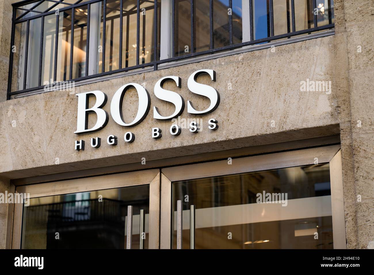 Bordeaux , Aquitaine France - 10 25 2021 : Hugo Boss shop sign text and  logo brand store of men clothing luxury fashion boutique Stock Photo - Alamy