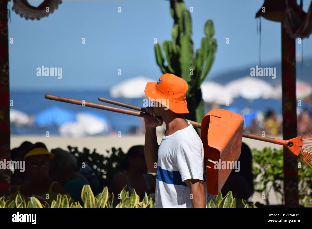 Working In Rio Rio de Janeiro People Working at the beach Stock Photo - Alamy
