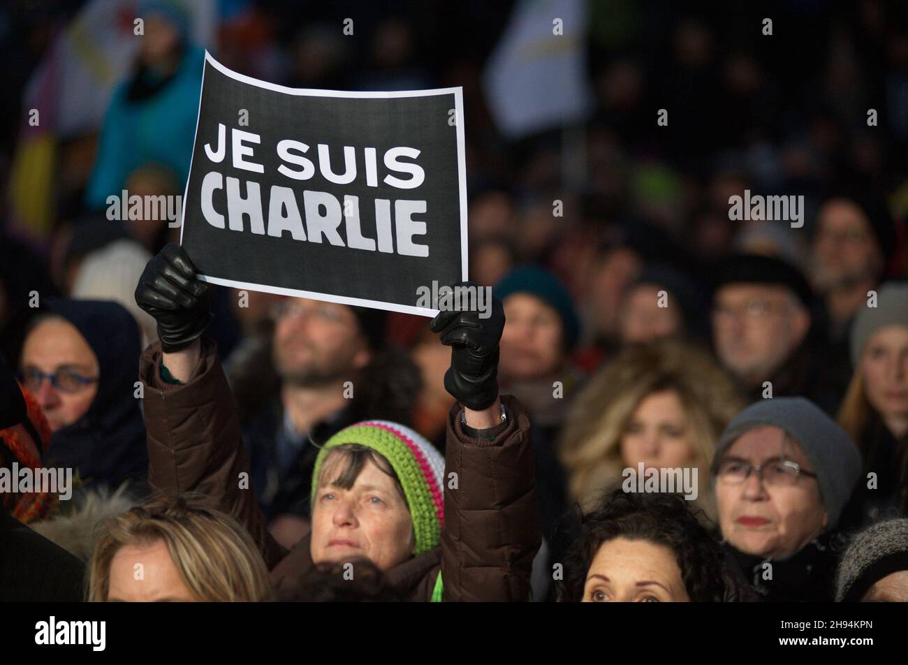 Vienna, Austria. January 11, 2015.  Immediately after the attack on the French satirical magazine Charlie Hebdo on January 7, 2015, a rally in solidarity with the murdered members of the editorial team in front of the French embassy in Vienna Stock Photo